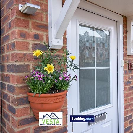 Three Bedroom Apartment By Vesta Serviced Accommodation & Short Lets Hatfield With Free Parking 外观 照片