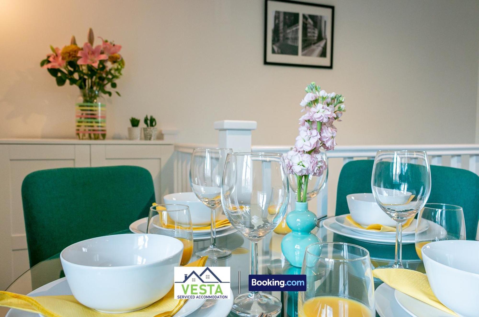 Three Bedroom Apartment By Vesta Serviced Accommodation & Short Lets Hatfield With Free Parking 外观 照片