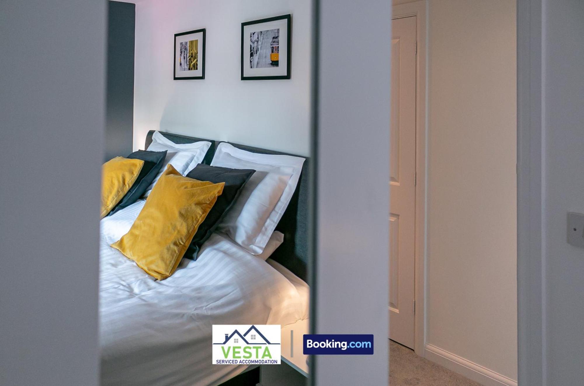 Three Bedroom Apartment By Vesta Serviced Accommodation & Short Lets Hatfield With Free Parking 外观 照片