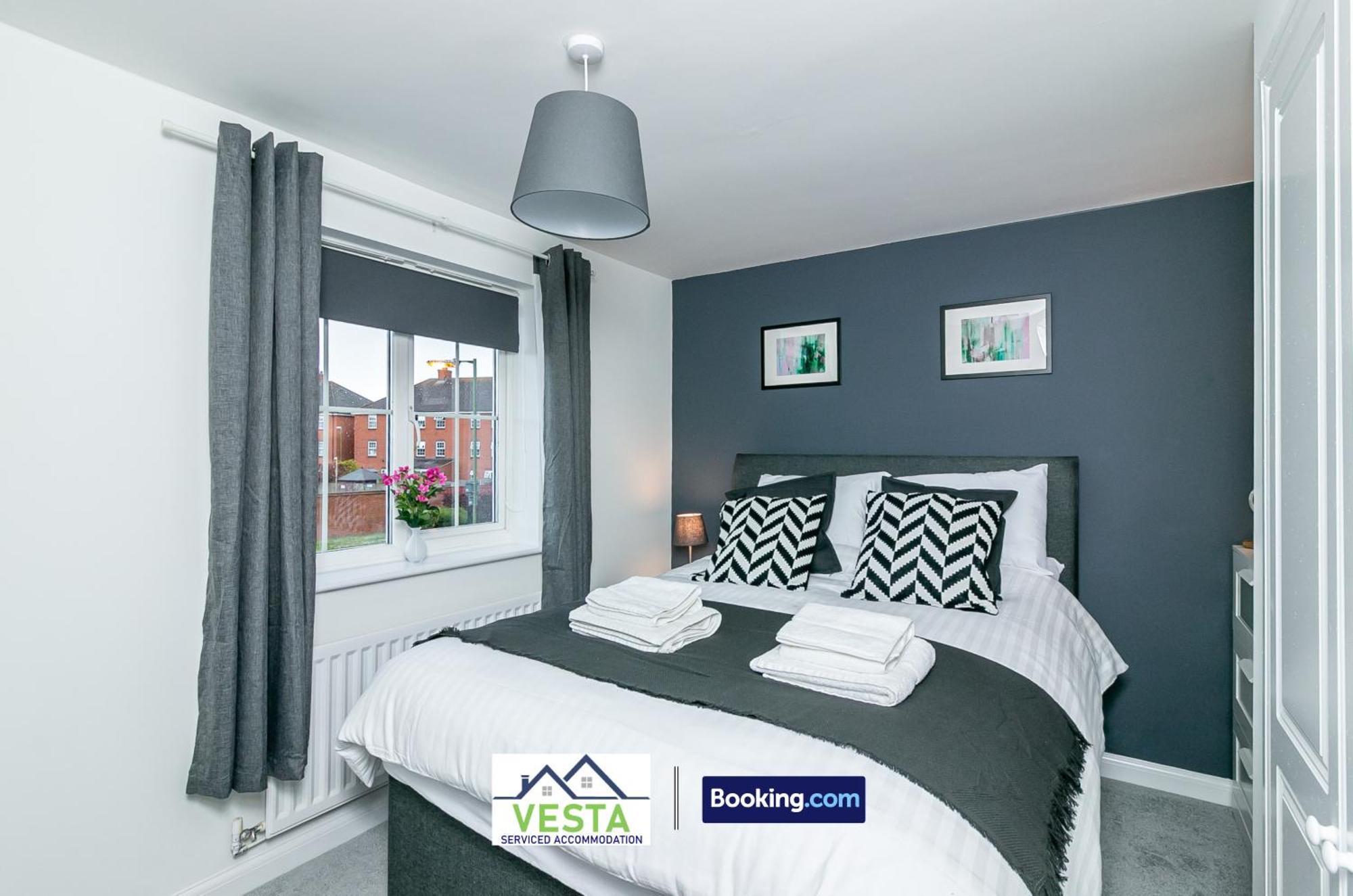 Three Bedroom Apartment By Vesta Serviced Accommodation & Short Lets Hatfield With Free Parking 外观 照片