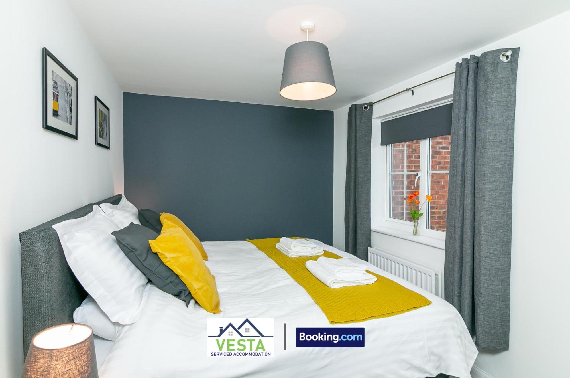 Three Bedroom Apartment By Vesta Serviced Accommodation & Short Lets Hatfield With Free Parking 外观 照片